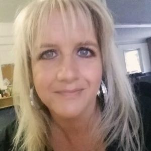 Meet your Posher, Ursela